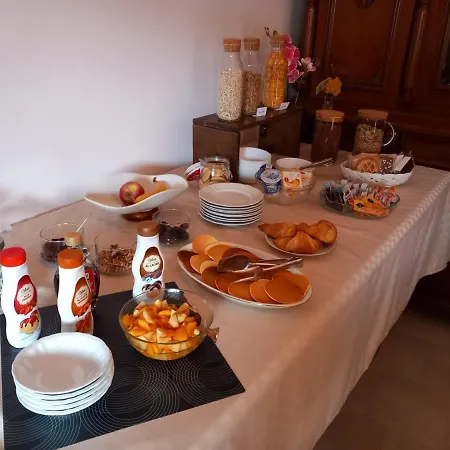 Rb ベッド・アンド・ブレックファスト 3*