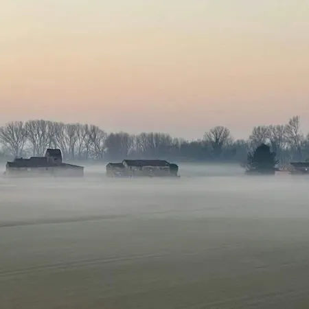 ベッド・アンド・ブレックファスト Rb