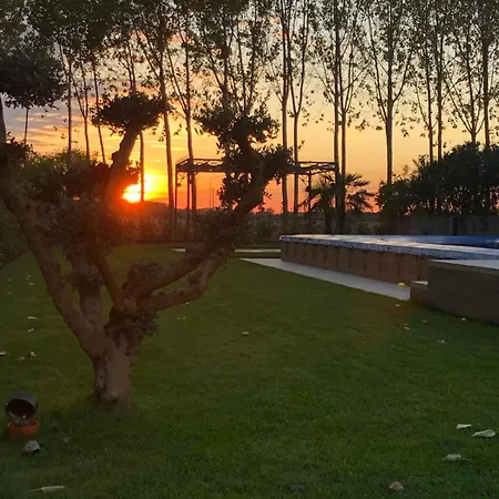 Rb ベッド・アンド・ブレックファスト 3*